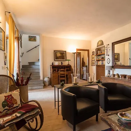 Willa Stiacciarelle Sleeps 14 Pool Air Con Wifi